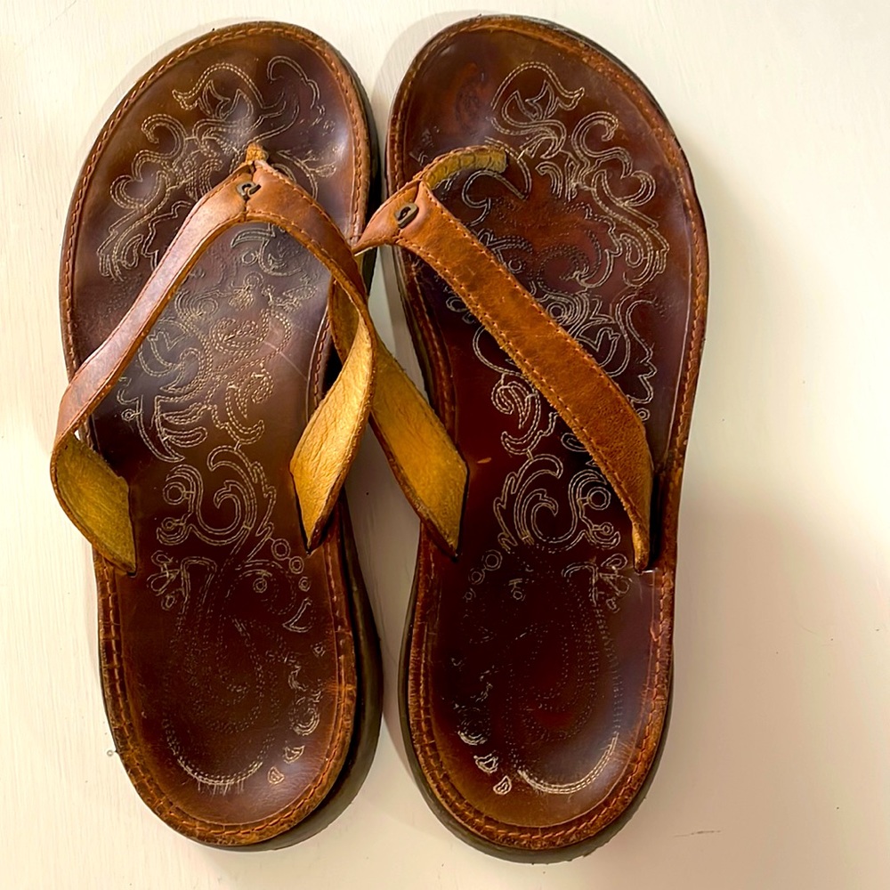 Olukai ladies brown leather flip flops